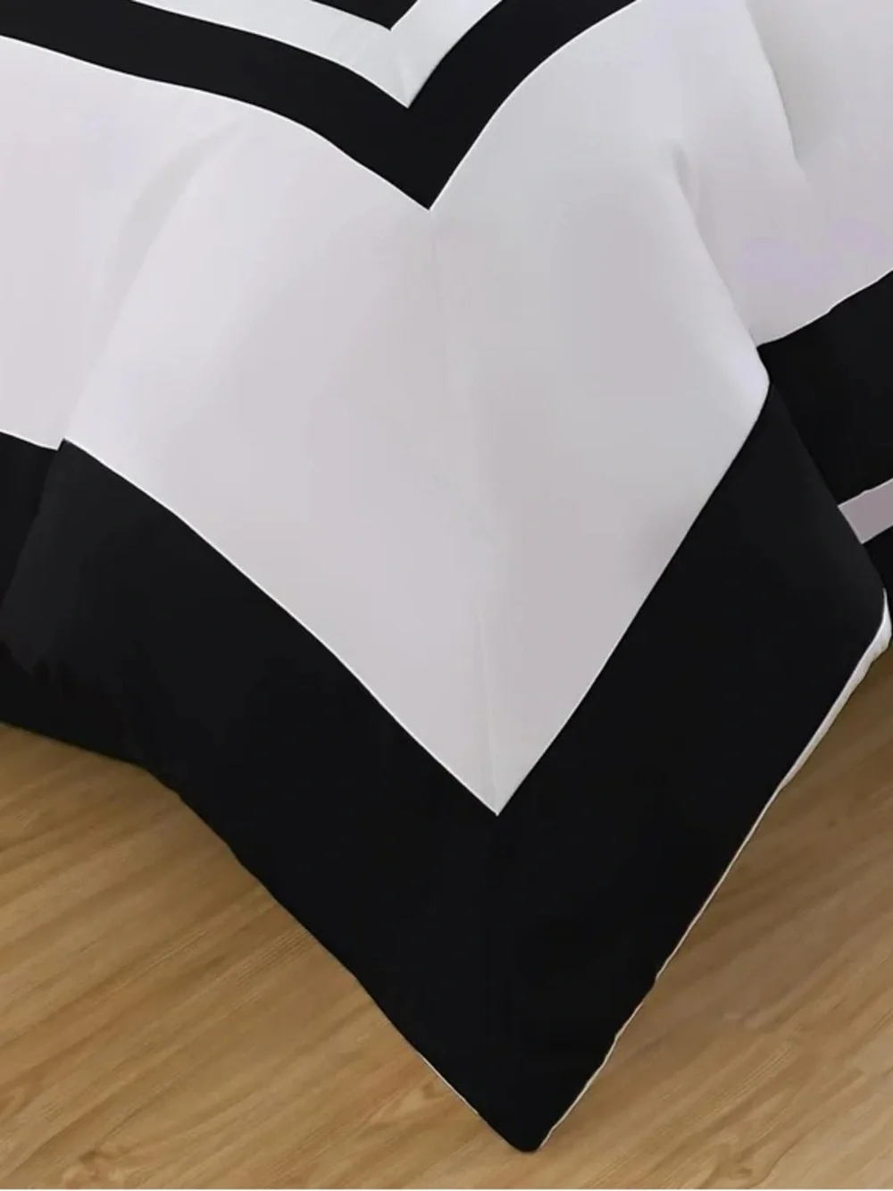 Luxury Black & White Geometric Comforter Set - Classic Modern Bedding